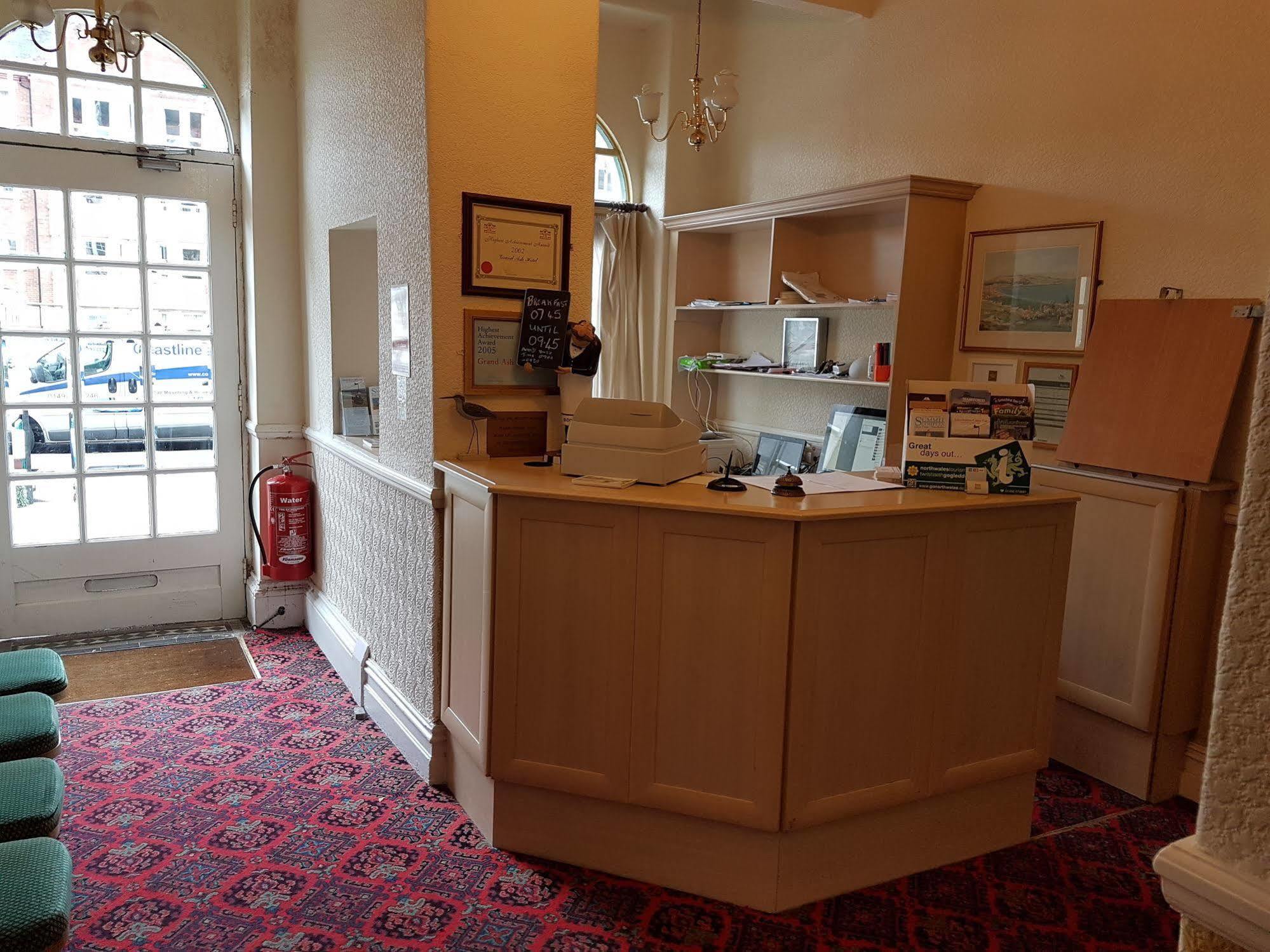 Grand Ash Hotel Llandudno Zewnętrze zdjęcie